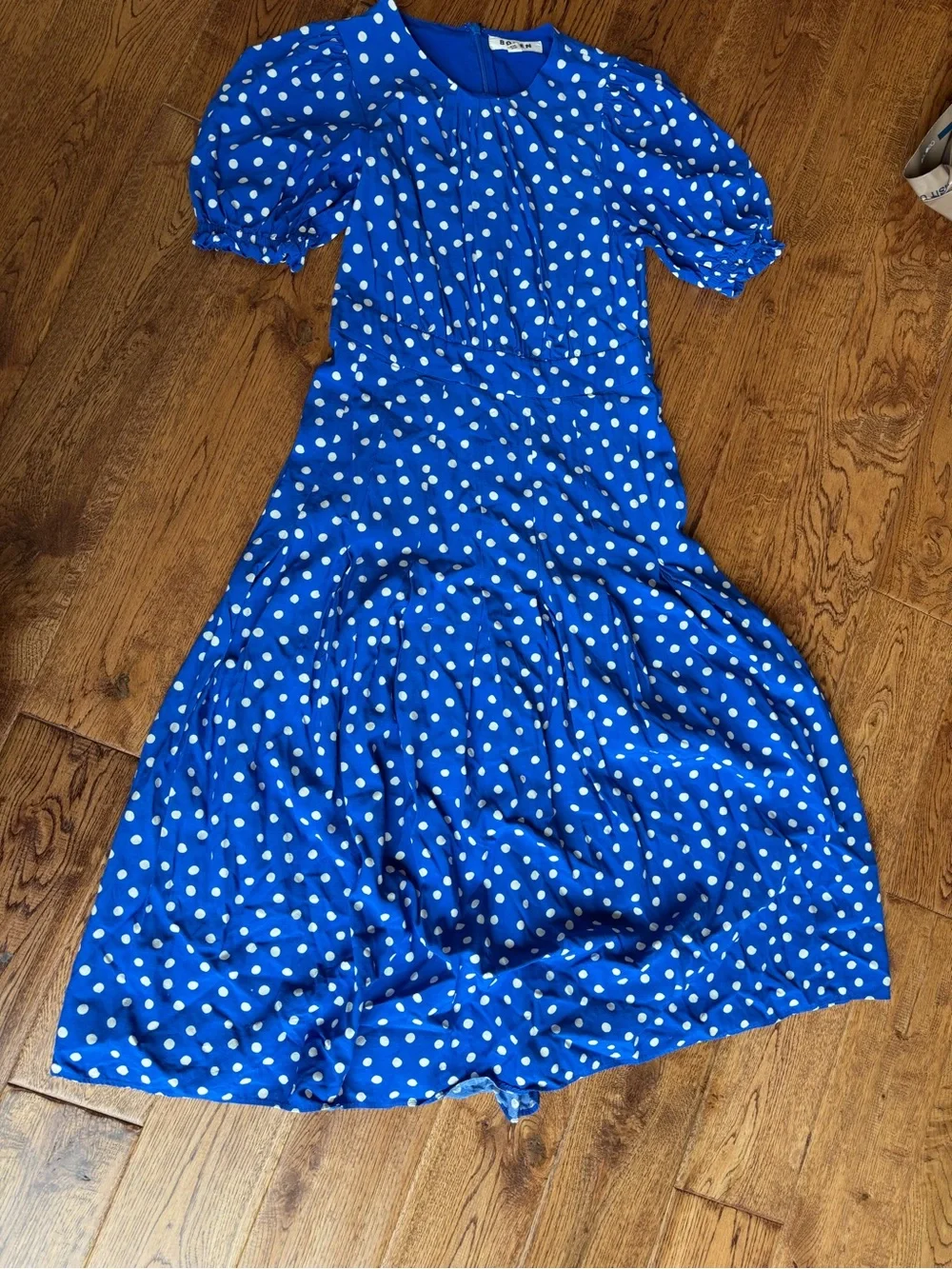 Boden Liv Pleat Blue Polka Dot Midi Dress 4 perfect condition smoke pet free - Picture 3 of 4